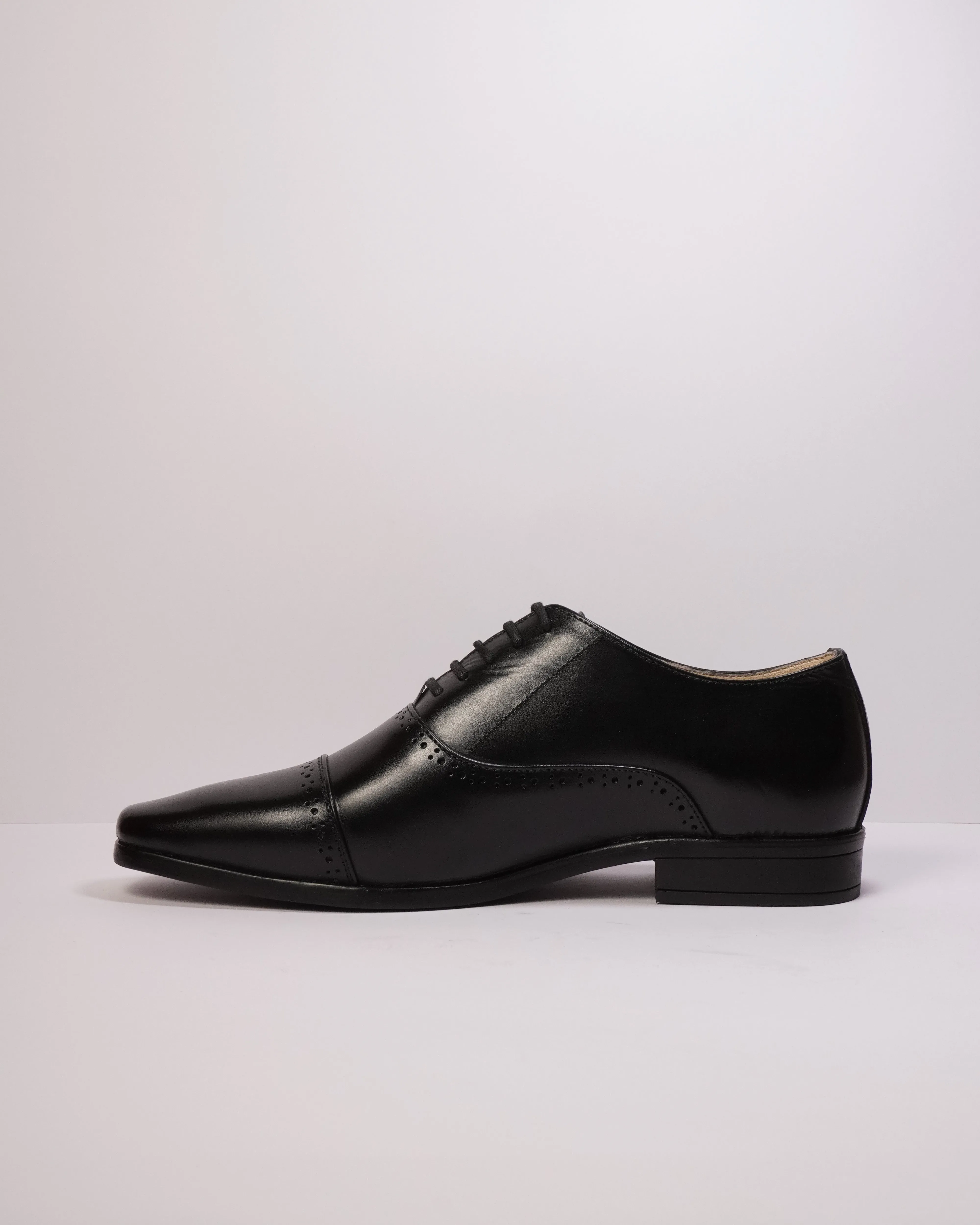 Minimalistic Brogue Oxfords Black