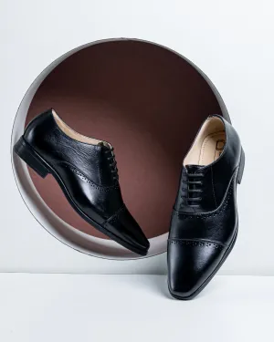 Minimalistic Brogue Oxfords Black