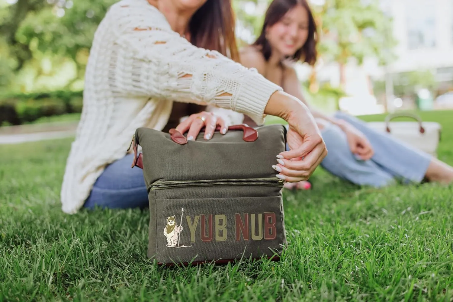 PICNIC TIME Star Wars Ewok Urban Lunch Bag, Soft Cooler Lunch Box, Insulated Lunch Tote, (Green)