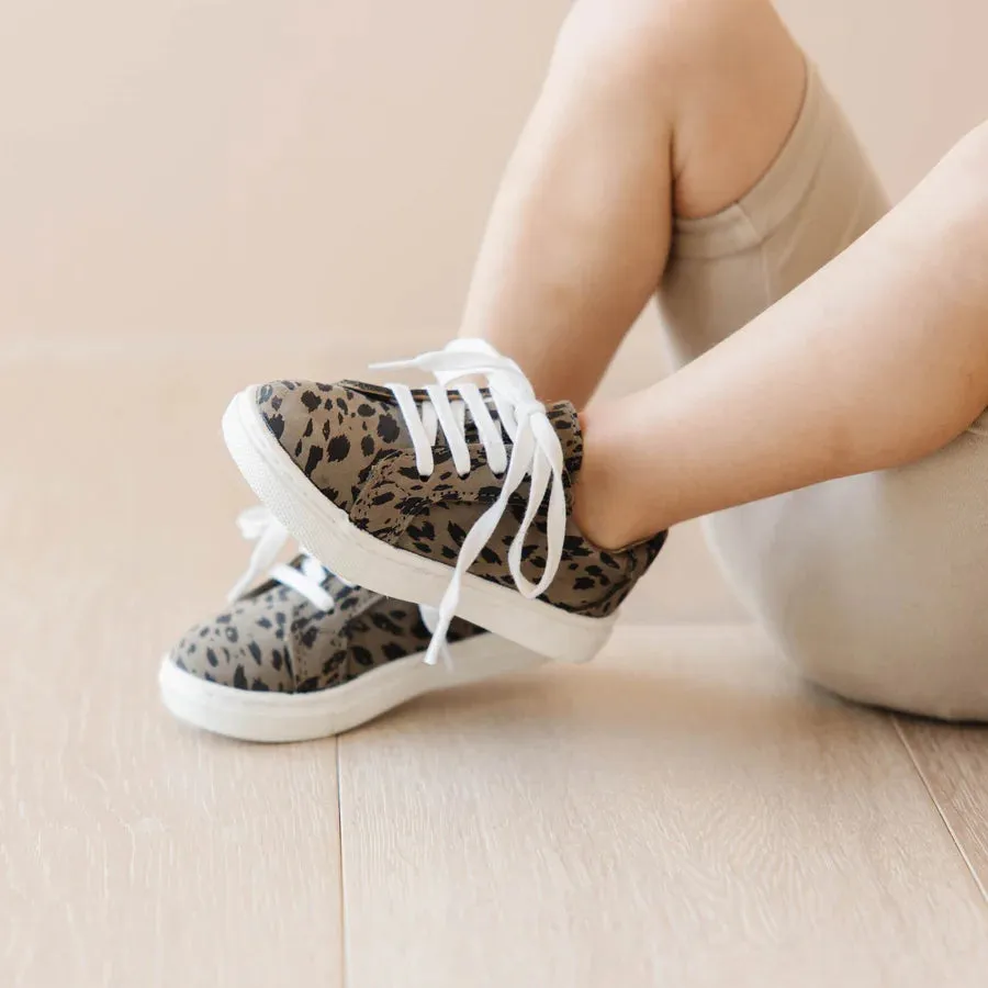 Piper Finn Low Top Sneakers
