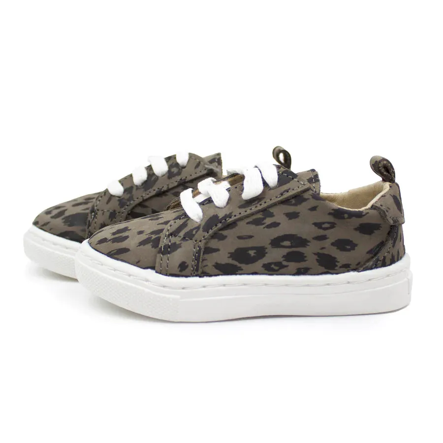 Piper Finn Low Top Sneakers