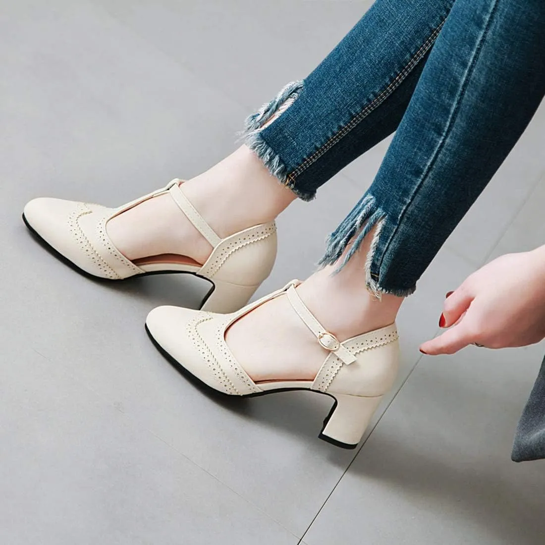 VOKLIN Women's Classic T-Strap Mary Jane Pump Oxford Round Toe Chunky Block Heel Vintage Brogues Dress Shoes