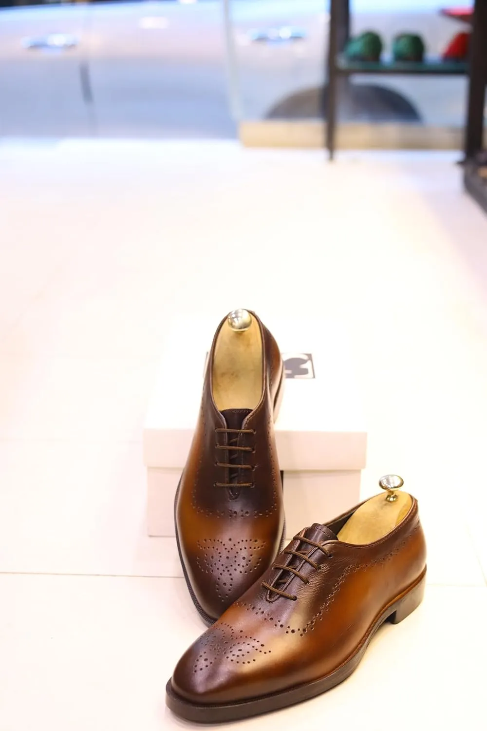 Wingtip Oxford Brogue Leather Dress Shoes for Men, Perforated Detail, Premium Comfort