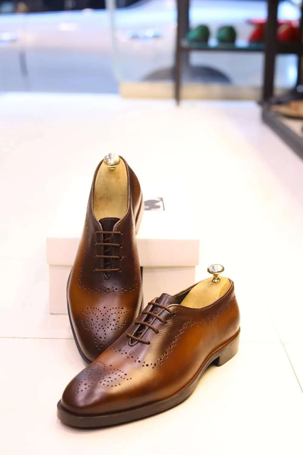 Wingtip Oxford Brogue Leather Dress Shoes for Men, Perforated Detail, Premium Comfort